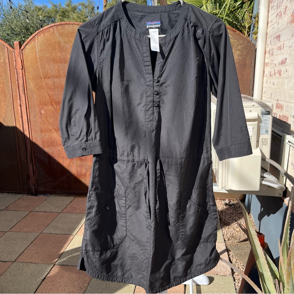 Patagonia Half Sleeve Black Dress - Size 2